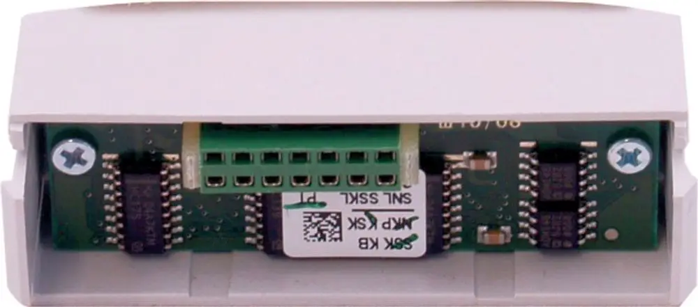 Parameterstecker von Wolf, mit einer Platine, die Anschlüsse für die Verbindung von elektrischen Komponenten aufweist. Sichtbare Leiterbahnen und Integrierte Schaltungen sind vorhanden.